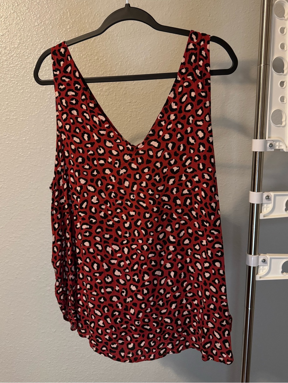 Red & Pink Leopard Print V-Neck Tank Top - Old Navy